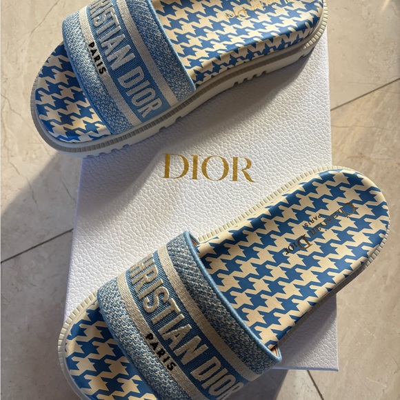 Dior Houndstooth Blue and Cream Slides